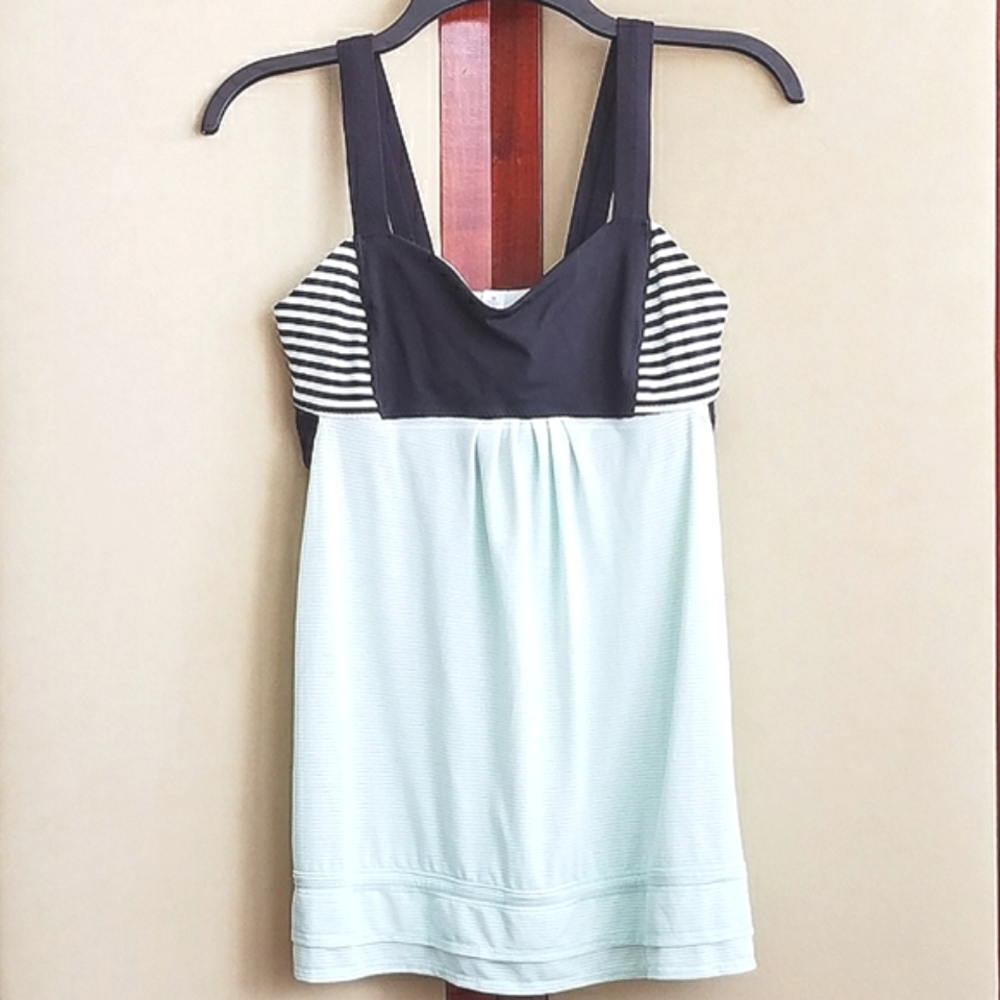 Lululemon Back on Track Tank Green Size 8
